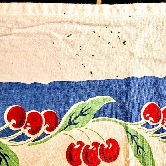 Vintage Style Reproduction by Crate & Barrel Tablecloth Napkins 47" Square Nice - Picture 6 of 6